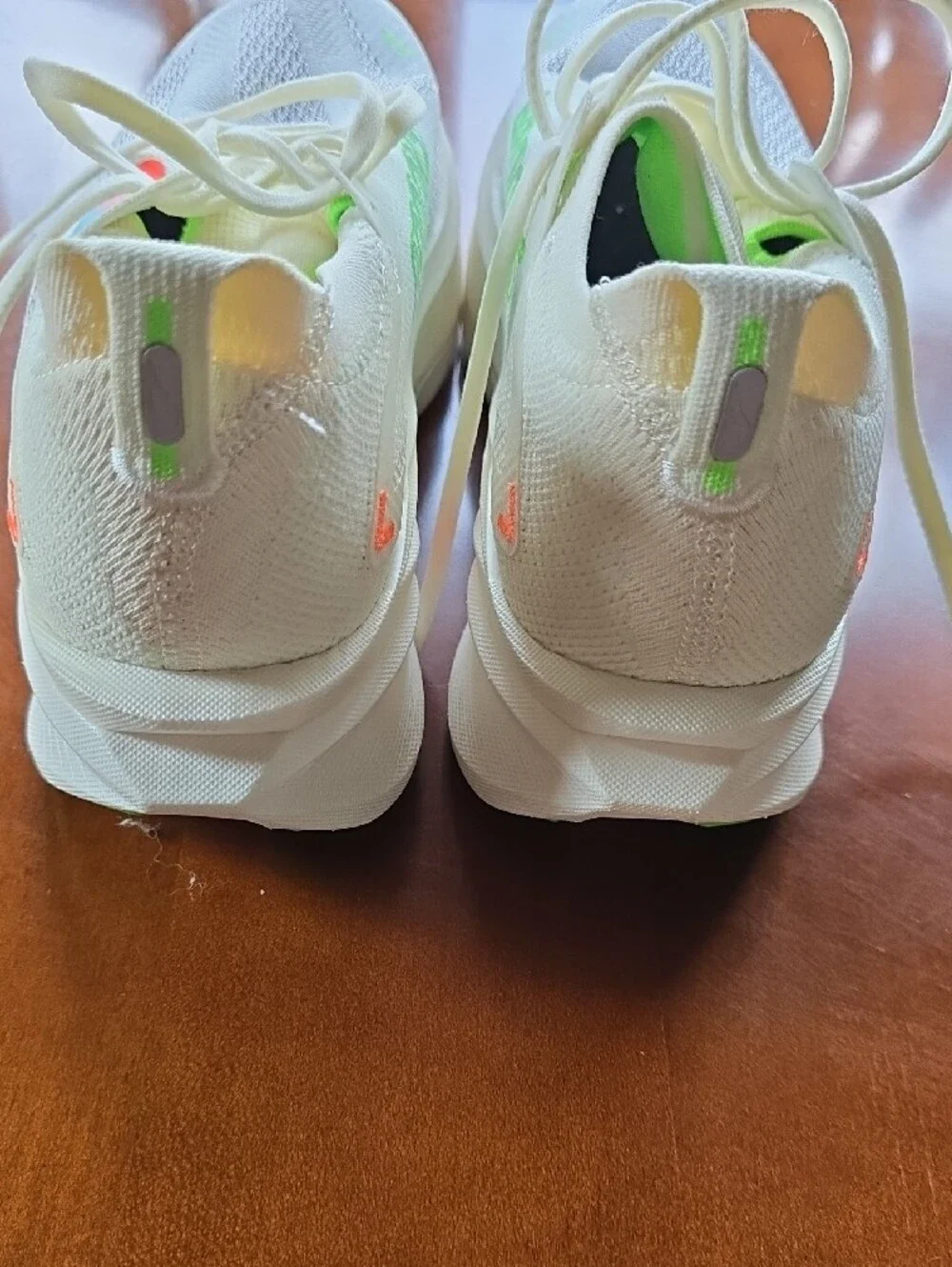 Brooks Hyperion Max 3 Womens Size 10 Worn 3 times, Coconut/Green Gecko/Pink Clay